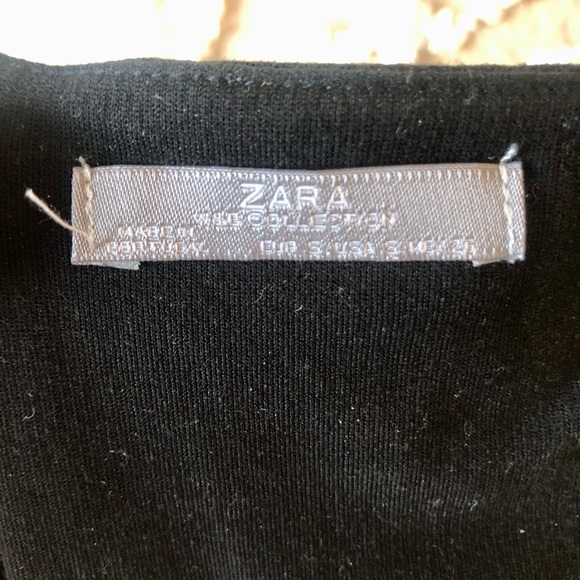 Little black dress with slit and peep ruffle - Picture 4 of 7